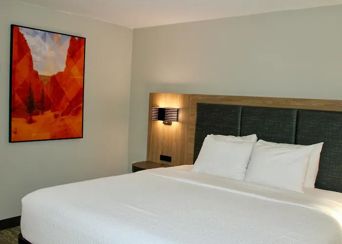 The Cairn Hotel, An Ascend Collection Hotel